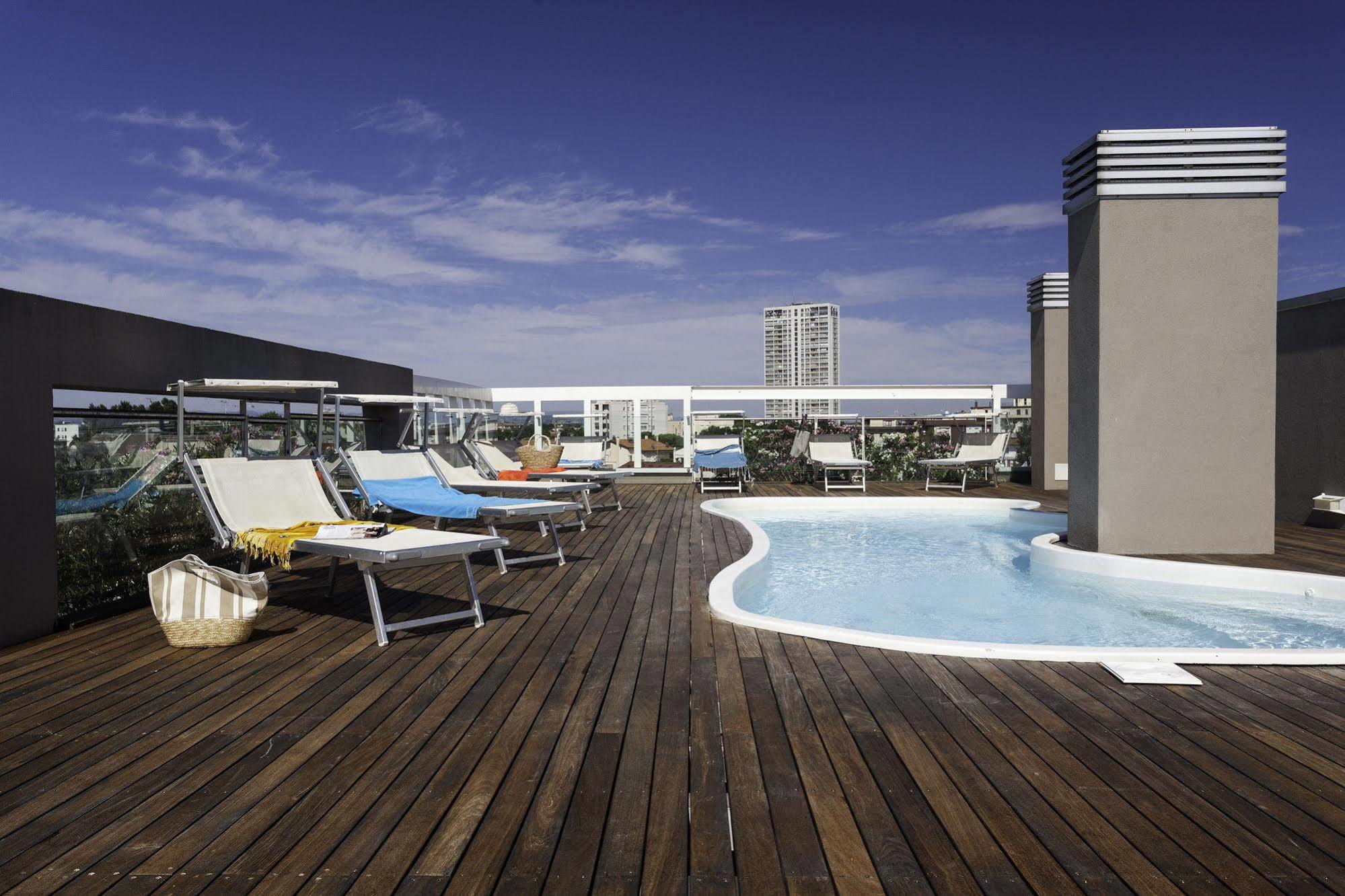 Residence Delfina Rímini Exterior foto
